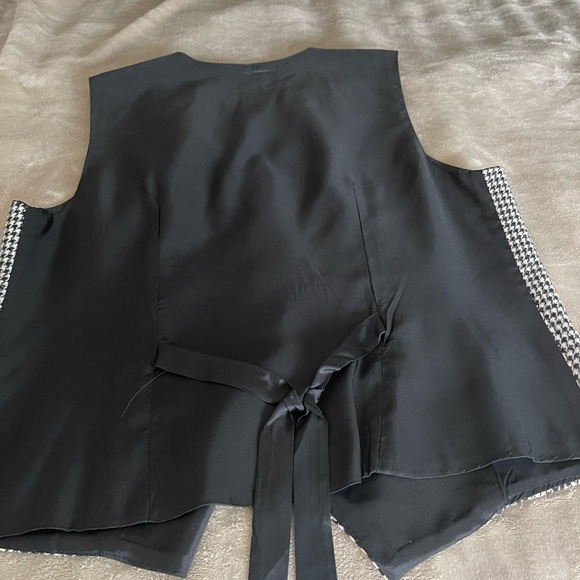 Three Savannah Vests - Picture 5 of 7